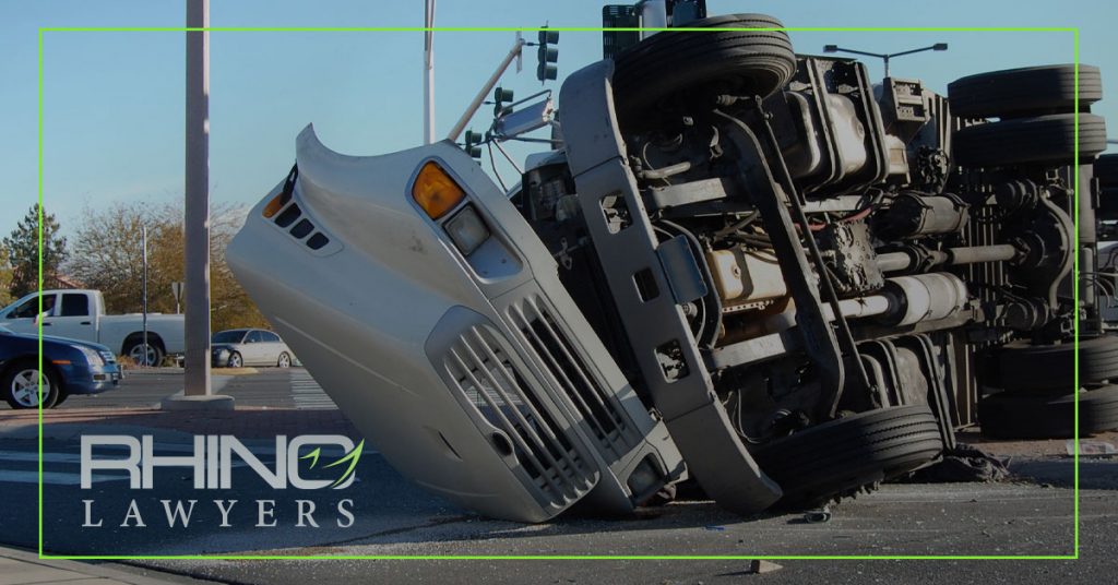 ACCIDENTE DE CAMIÓN CON VUELCO
