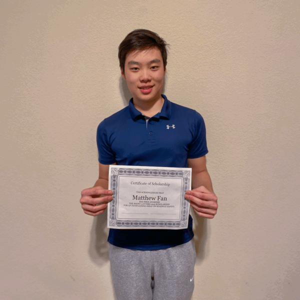 Ganador de la beca 2022 Matthew Fan