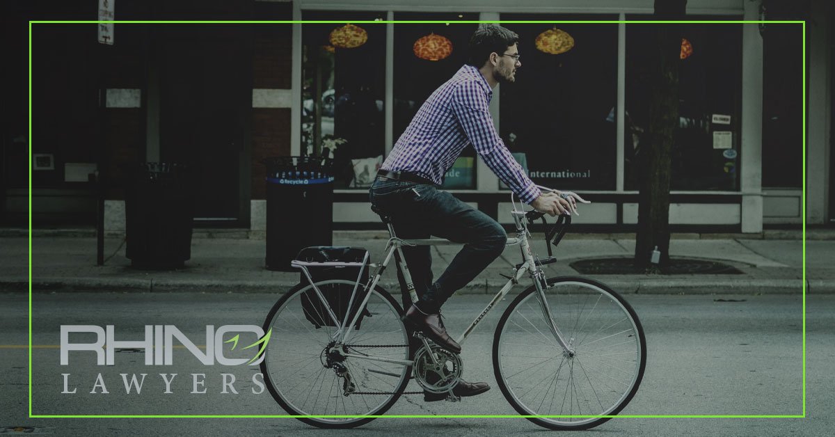 ¿Es ilegal conducir una bicicleta bajo los efectos del alcohol?